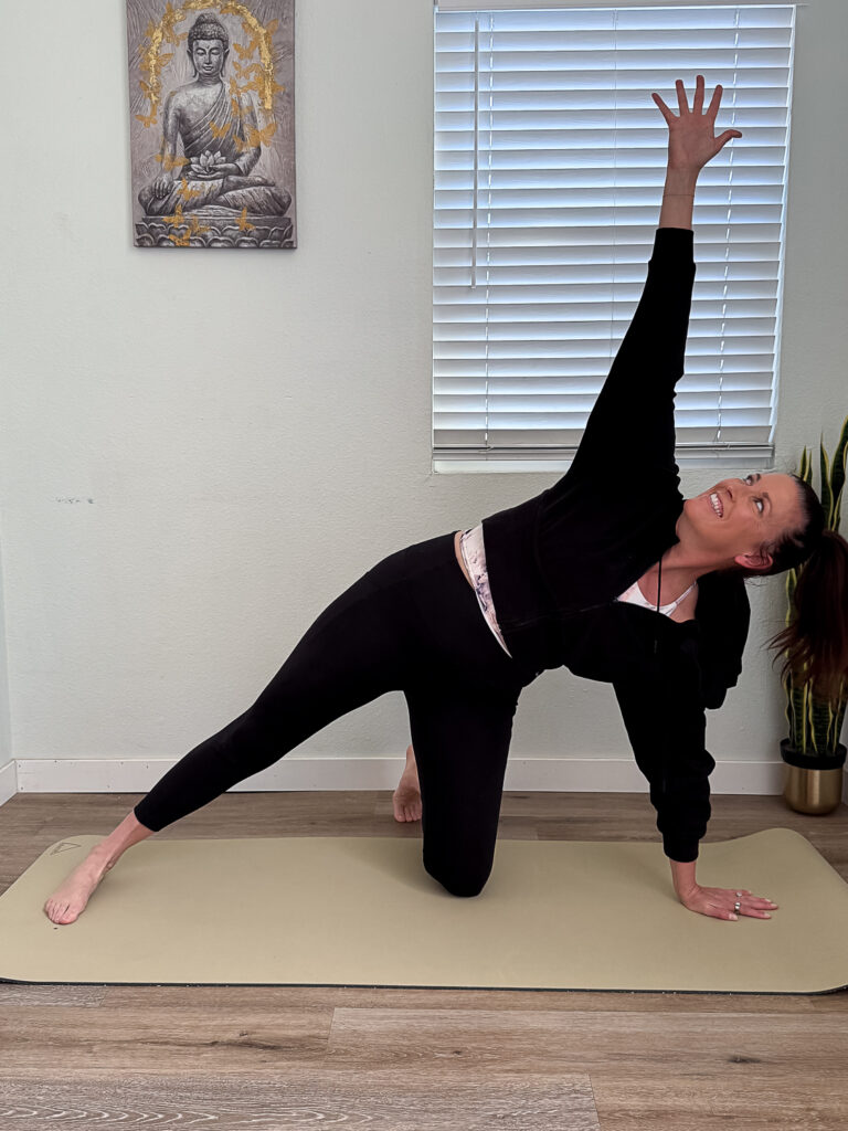 Pacific Yoga & Fitness, online yoga instructor, shares Yoga For Low Back Pain. modified side plank