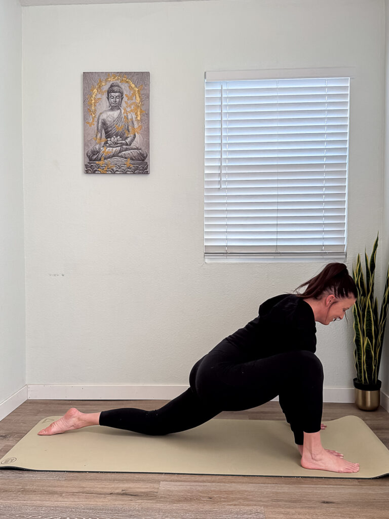 Pacific Yoga & Fitness, online yoga instructor, shares Yoga For Runners. runner's lunge