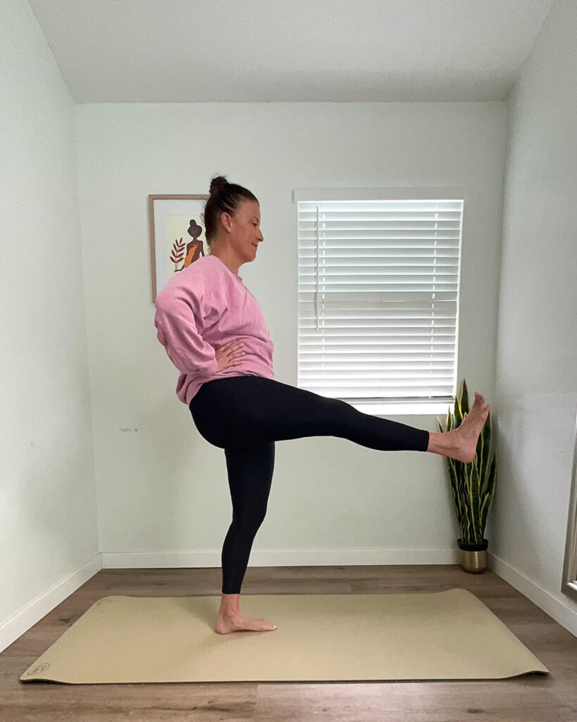 Pacific Yoga & Fitness, online yoga instructor, shares Yoga For Strong Knees: Poses To Build Stability And Prevent Injury