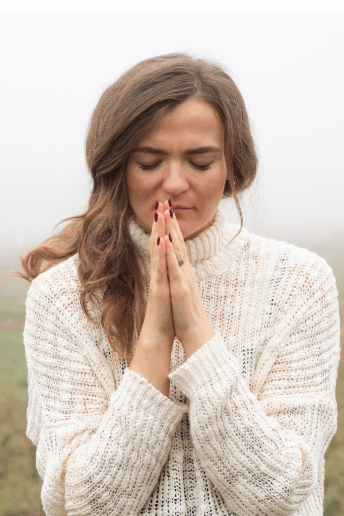 Pacific Yoga & Fitness, online yoga instructor, shares Anatomy Of Gratitude: How Opening The Heart in yoga Affects Body & Mind.