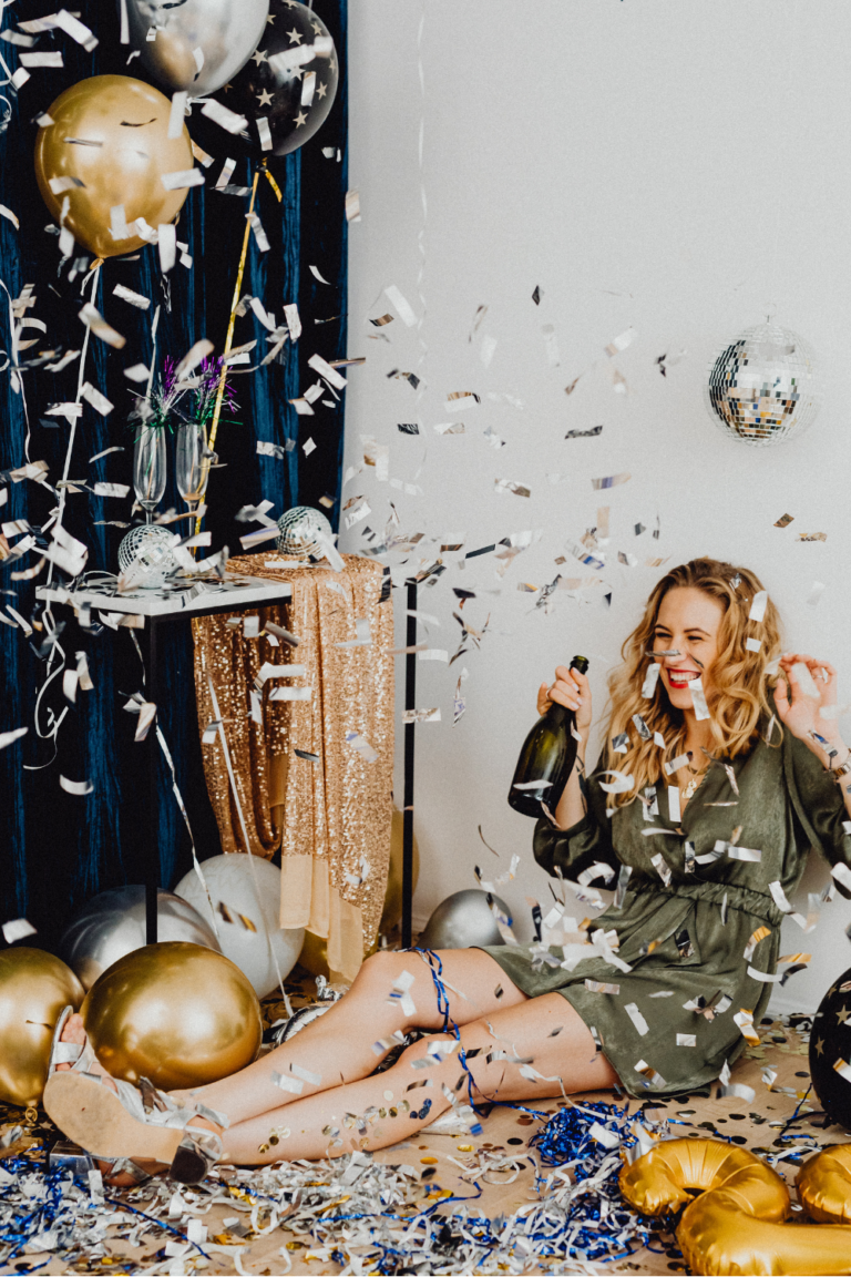 Pacific Yoga & Fitness, online yoga instructor, shares 5 Simple Ways To End The Year With Intention.