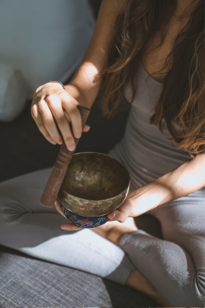 Pacific Yoga & Fitness, online yoga instructor, shares Breathwork For Clarity And Calm During The Winter Months