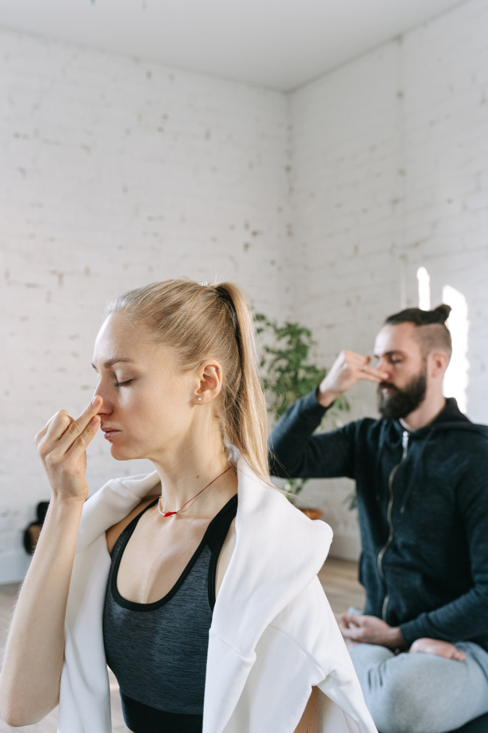 Pacific Yoga & Fitness, online yoga instructor, shares Breathwork For Clarity And Calm During The Winter Months